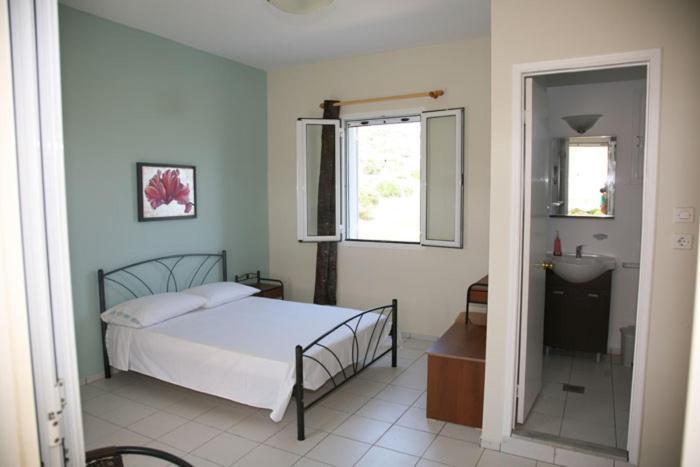 Liza Rooms Lixouri Exterior foto